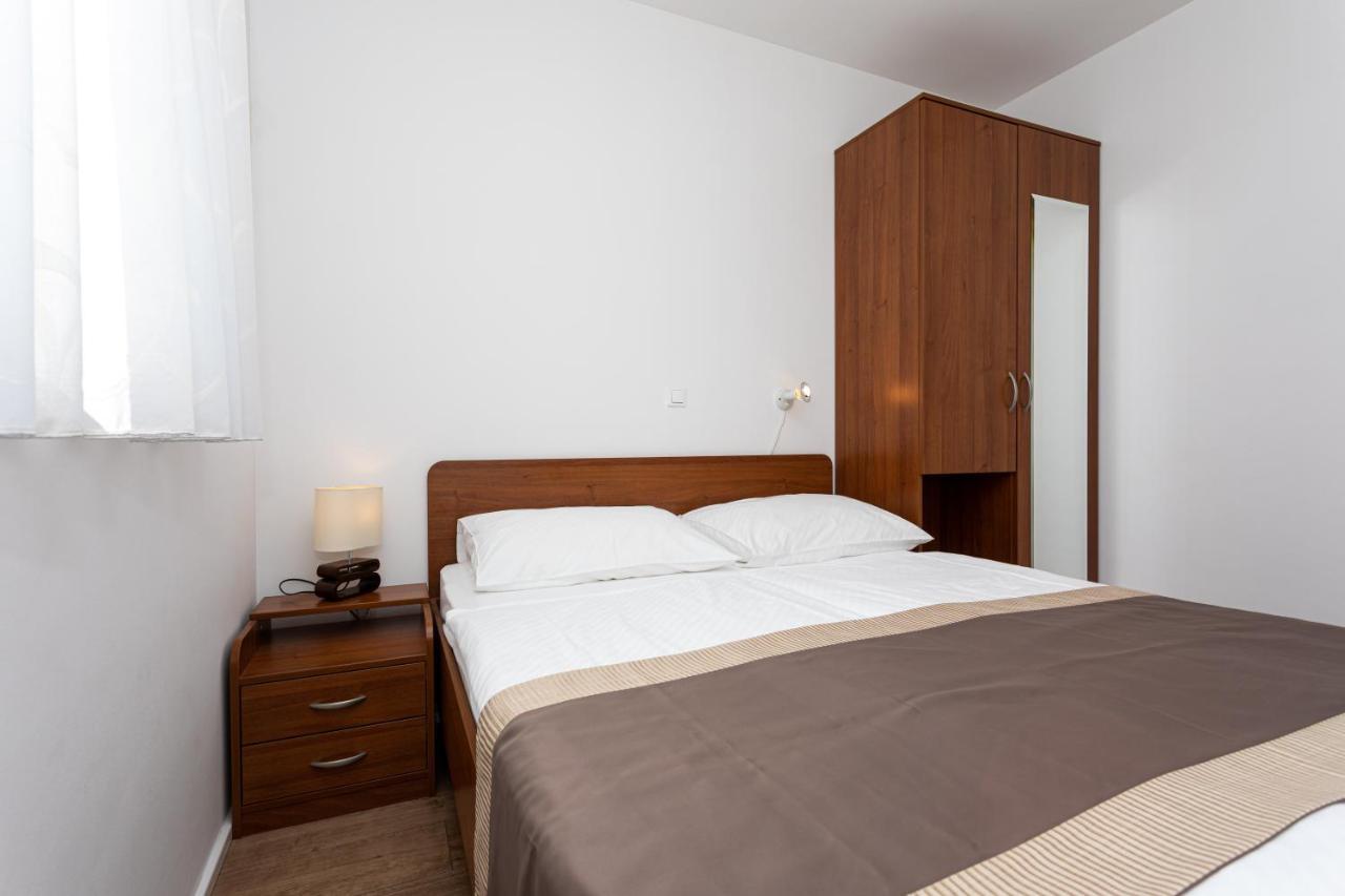 Apartments Crnekovic V Baška Eksteriør billede