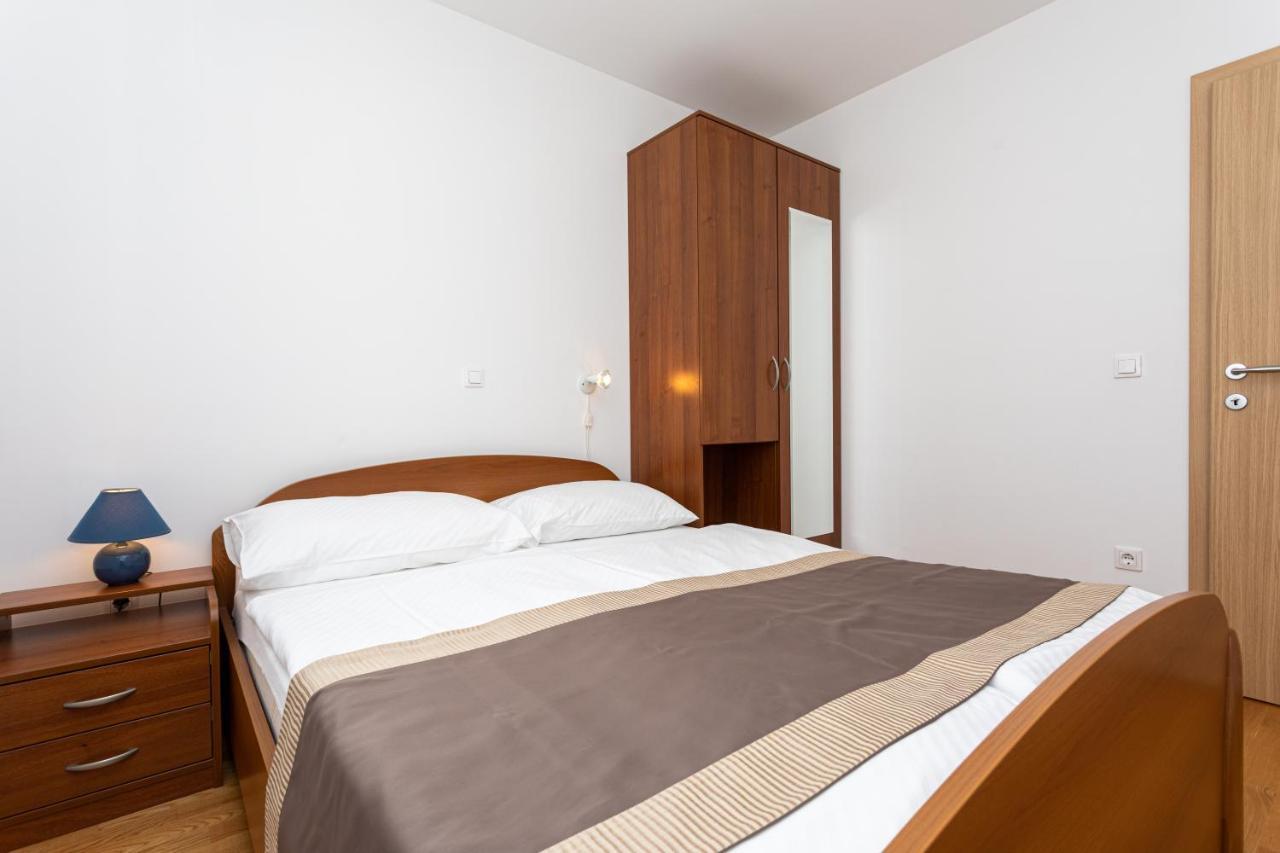 Apartments Crnekovic V Baška Eksteriør billede