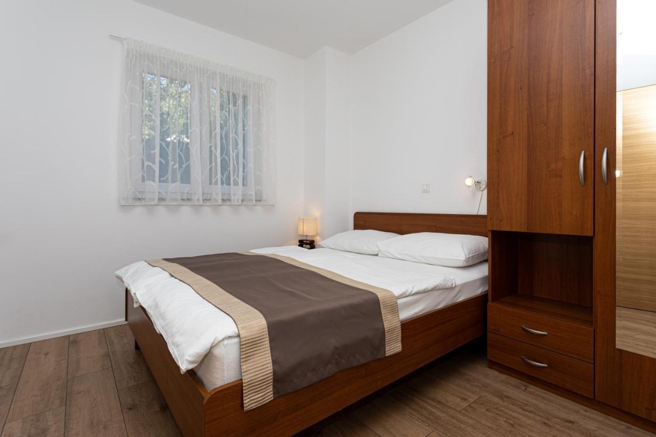 Apartments Crnekovic V Baška Eksteriør billede