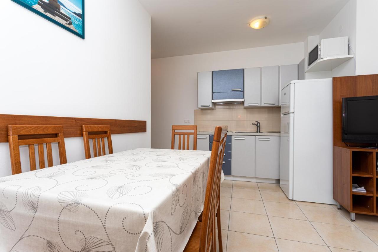 Apartments Crnekovic V Baška Eksteriør billede