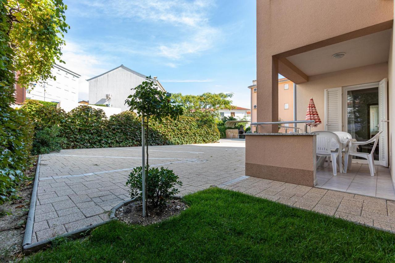Apartments Crnekovic V Baška Eksteriør billede