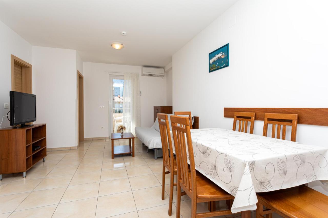 Apartments Crnekovic V Baška Eksteriør billede