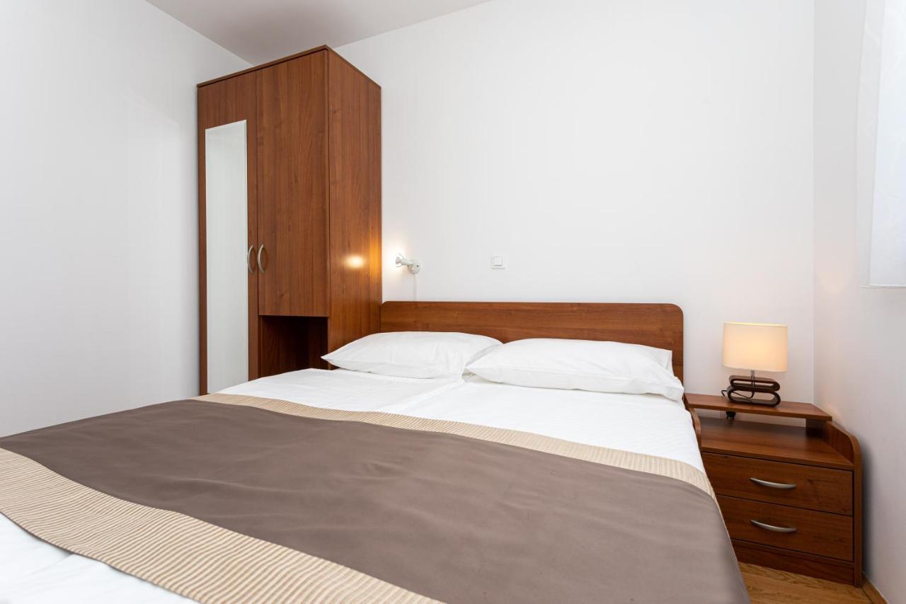 Apartments Crnekovic V Baška Eksteriør billede