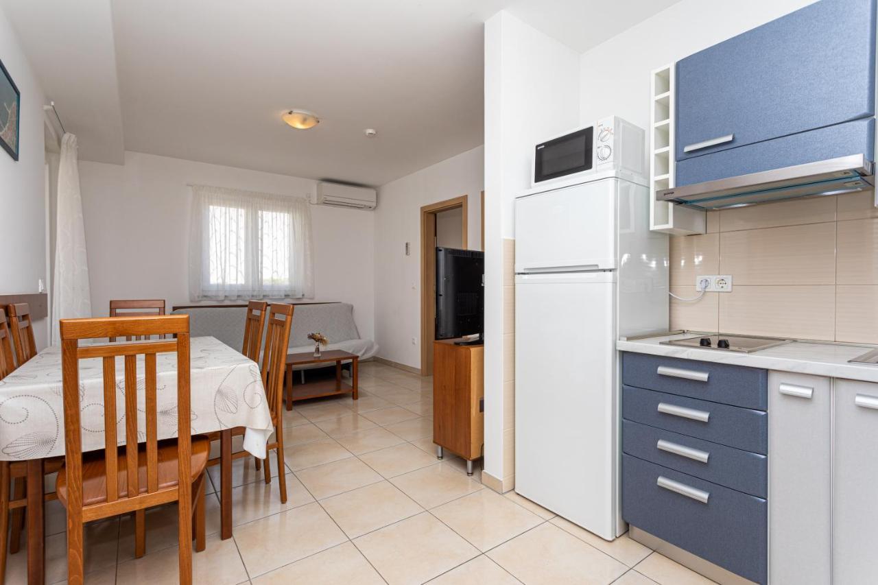 Apartments Crnekovic V Baška Eksteriør billede