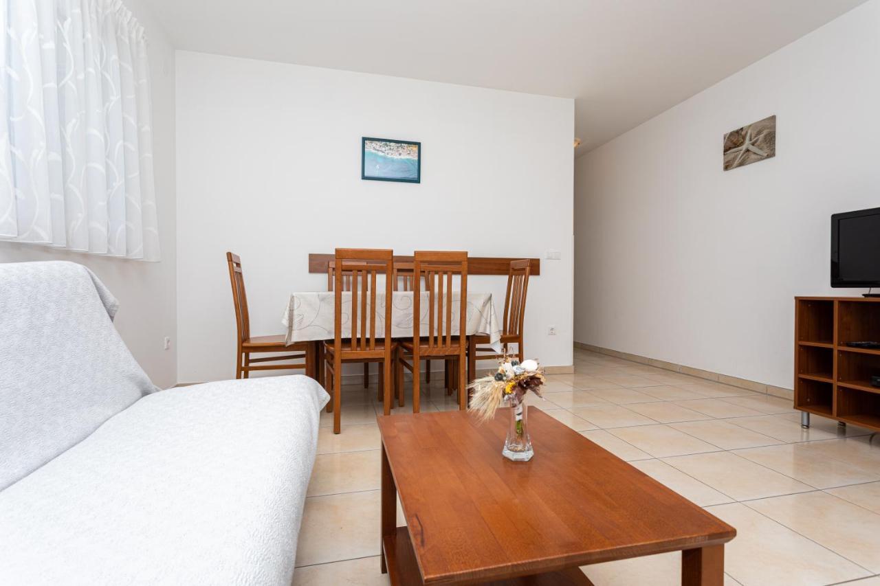 Apartments Crnekovic V Baška Eksteriør billede