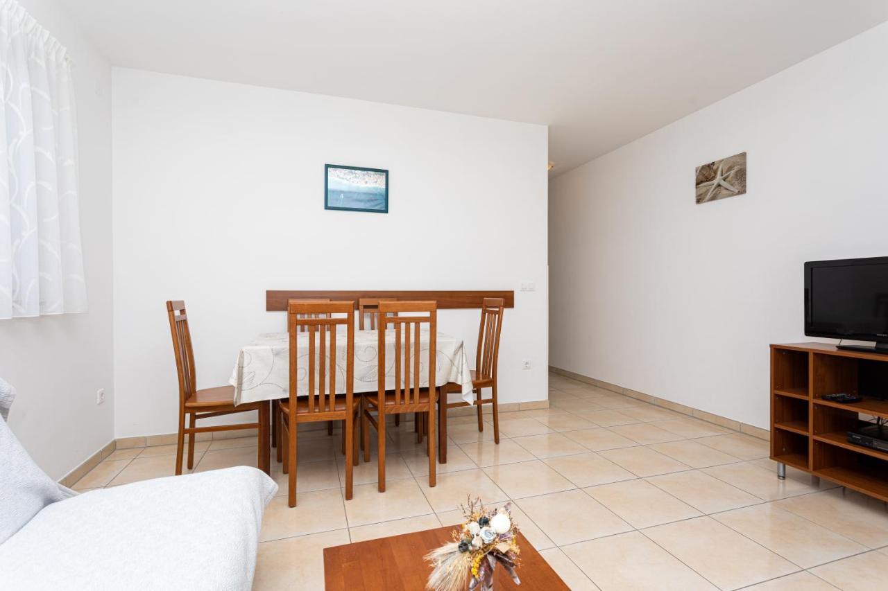 Apartments Crnekovic V Baška Eksteriør billede