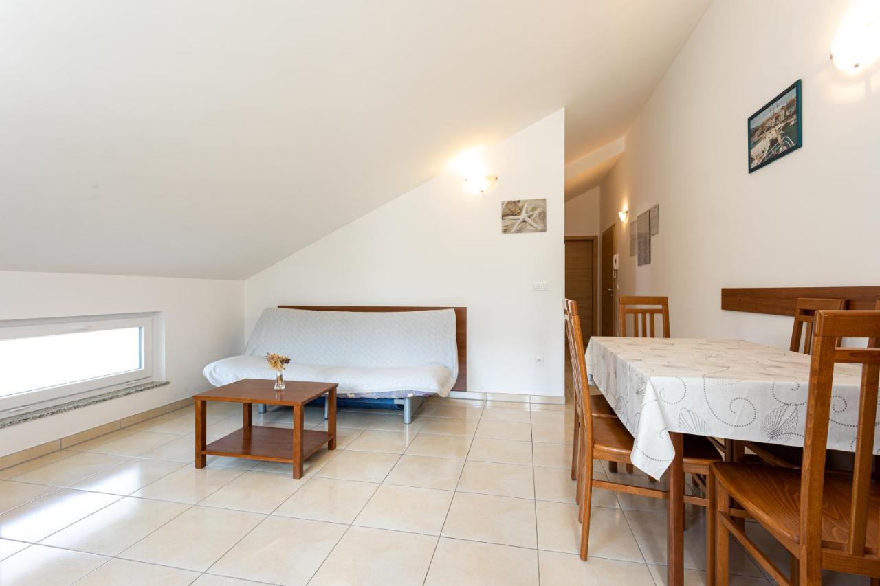 Apartments Crnekovic V Baška Eksteriør billede