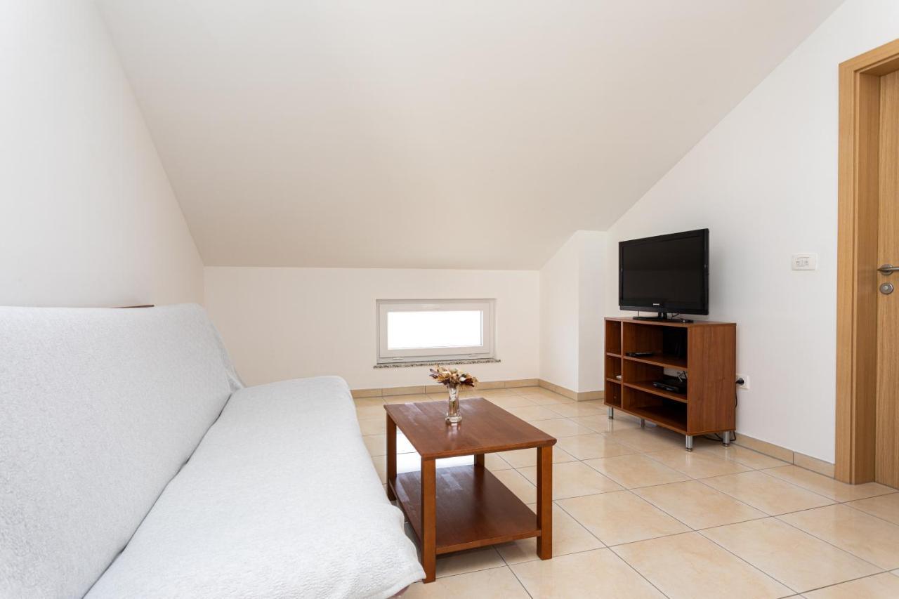 Apartments Crnekovic V Baška Eksteriør billede