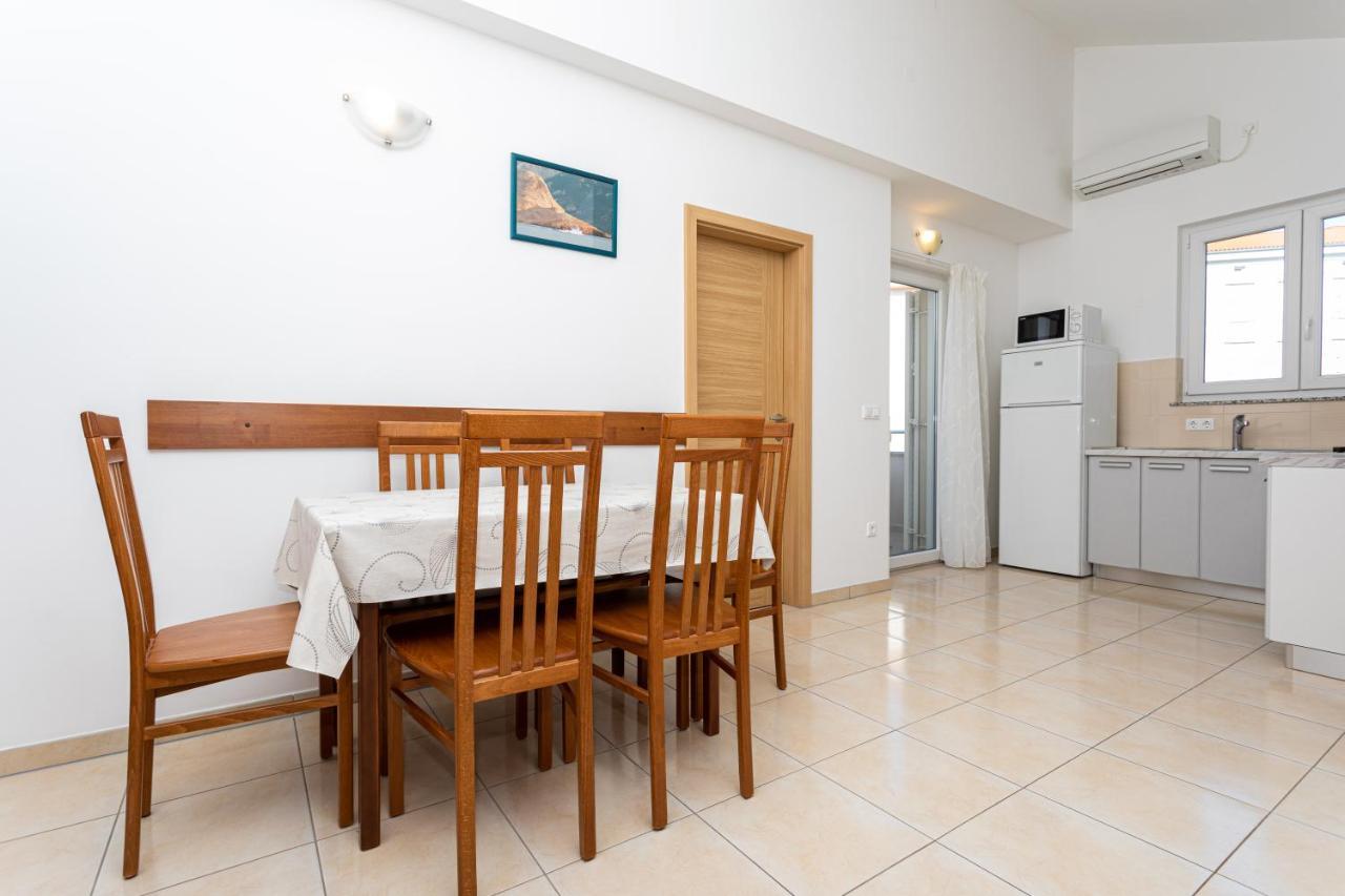 Apartments Crnekovic V Baška Eksteriør billede