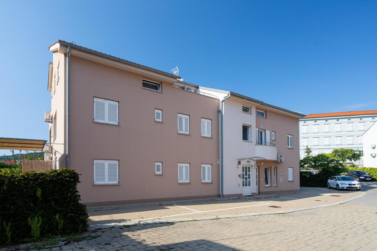 Apartments Crnekovic V Baška Eksteriør billede